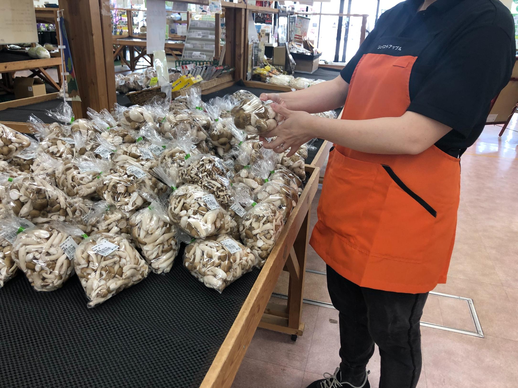 お店で売るしごと（直売所で販売）