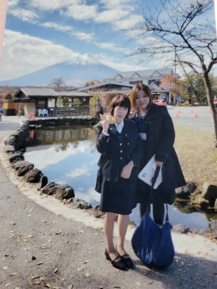 添乗員とバスガイド